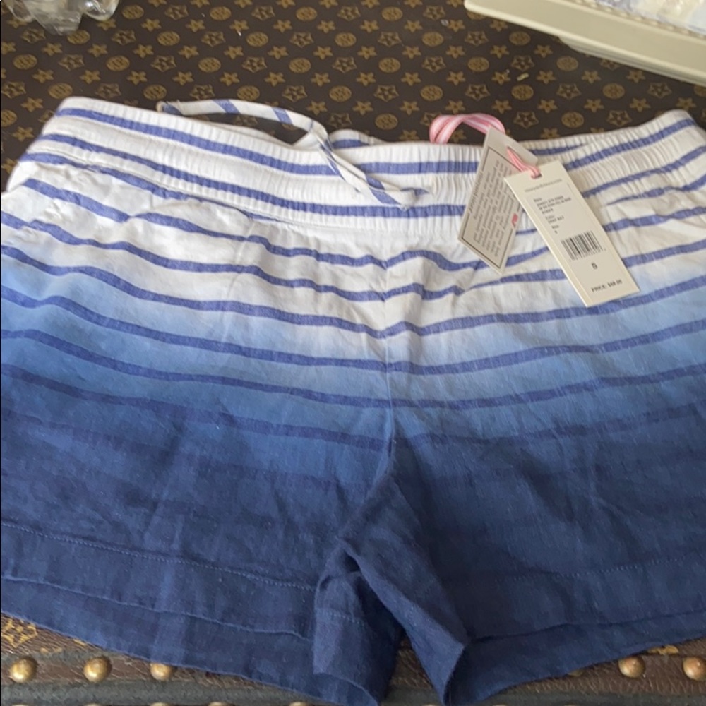 Vineyard Vines stripped shorts NWT size S
